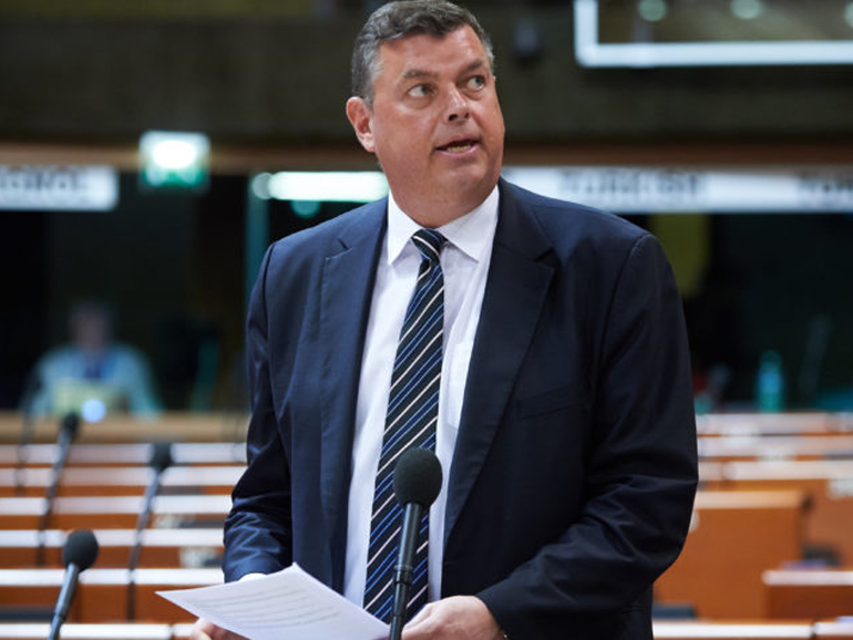 L’APCE APPELLE LA HONGRIE À ENGAGER UN « DIALOGUE OUVERT » AVEC LES ONG